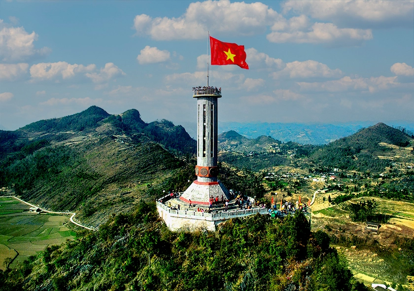 Lung Cu Flag Pole