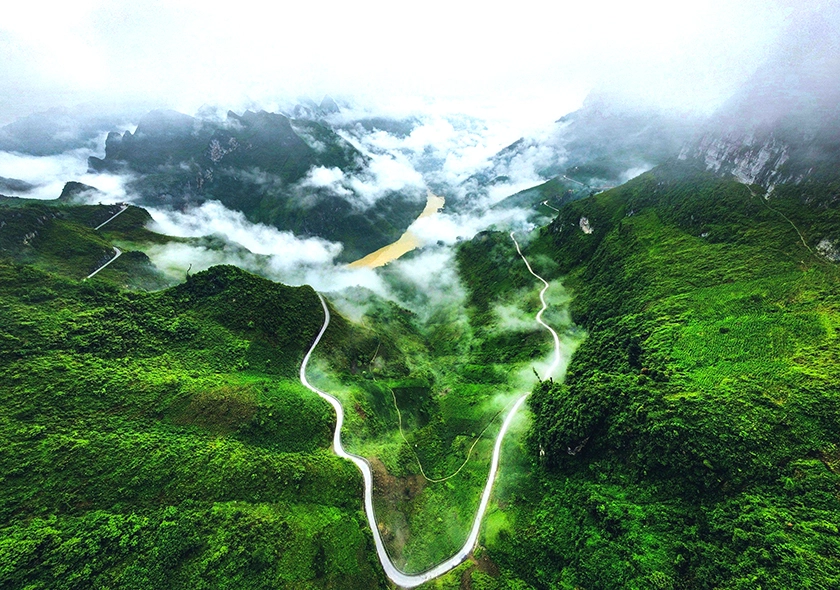 Ma Pi Leng Pass in Ha Giang Loop