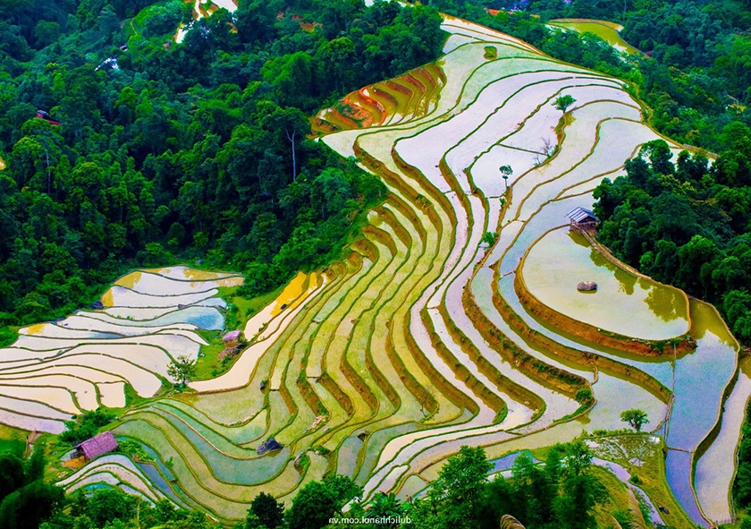Trekking Suoi Thau - Most Beautiful Grassland in Ha Giang